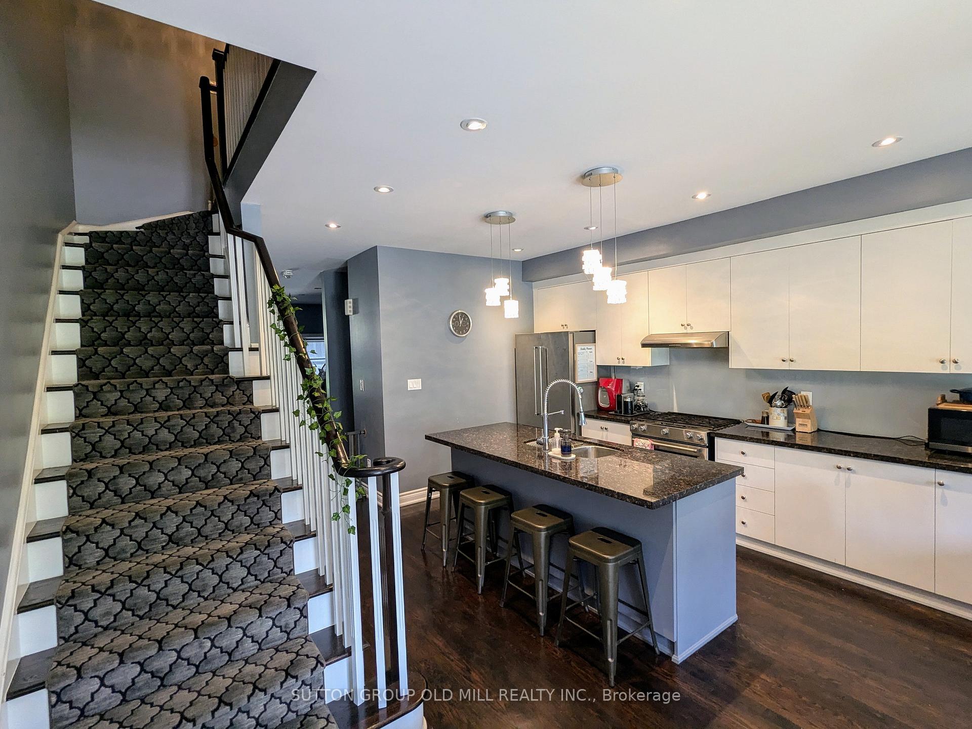 Photo 15 of 43 Dryden Way, Etobicoke, Willowridge-Martingrove-Richview — HOMEH