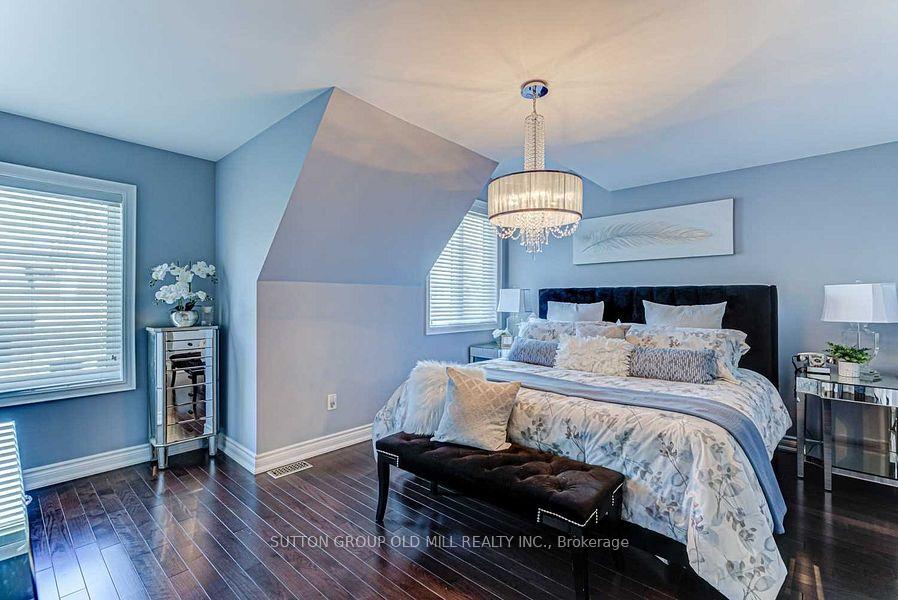 Photo 7 of 43 Dryden Way, Etobicoke, Willowridge-Martingrove-Richview — HOMEH