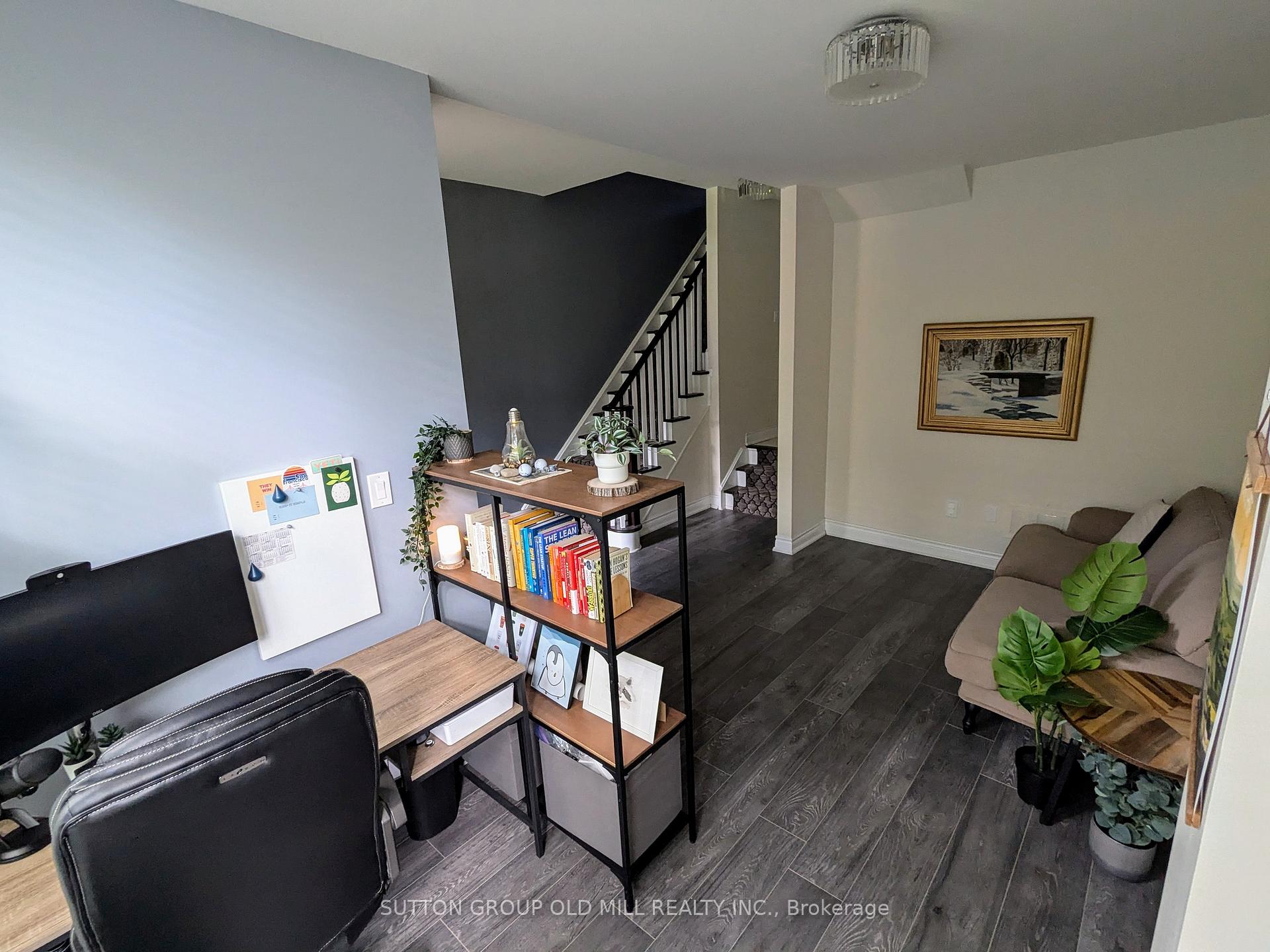 Photo 14 of 43 Dryden Way, Etobicoke, Willowridge-Martingrove-Richview — HOMEH