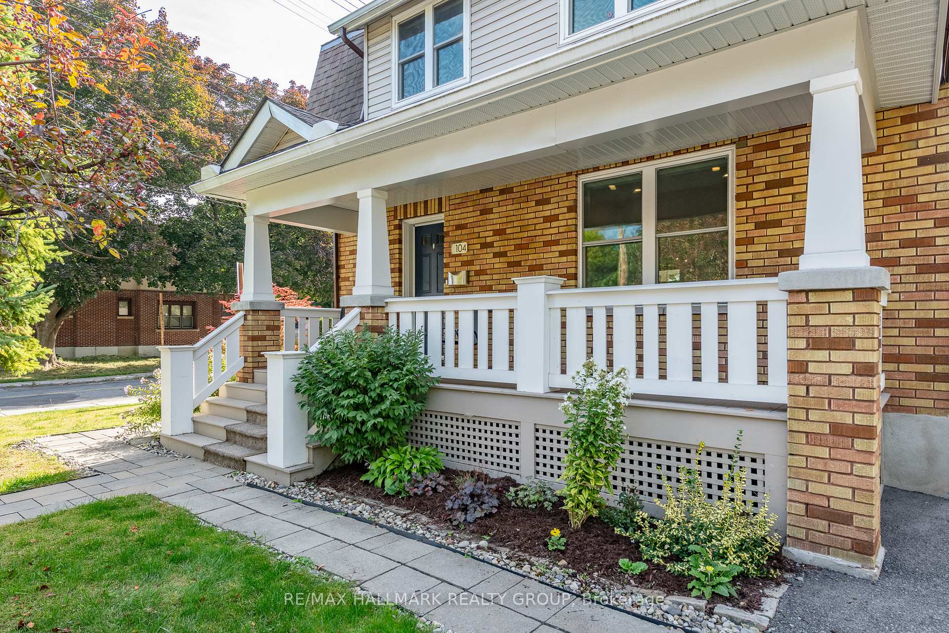 Photo 4 of 104 Byron Avenue, Ottawa, Ottawa West — HOMEH