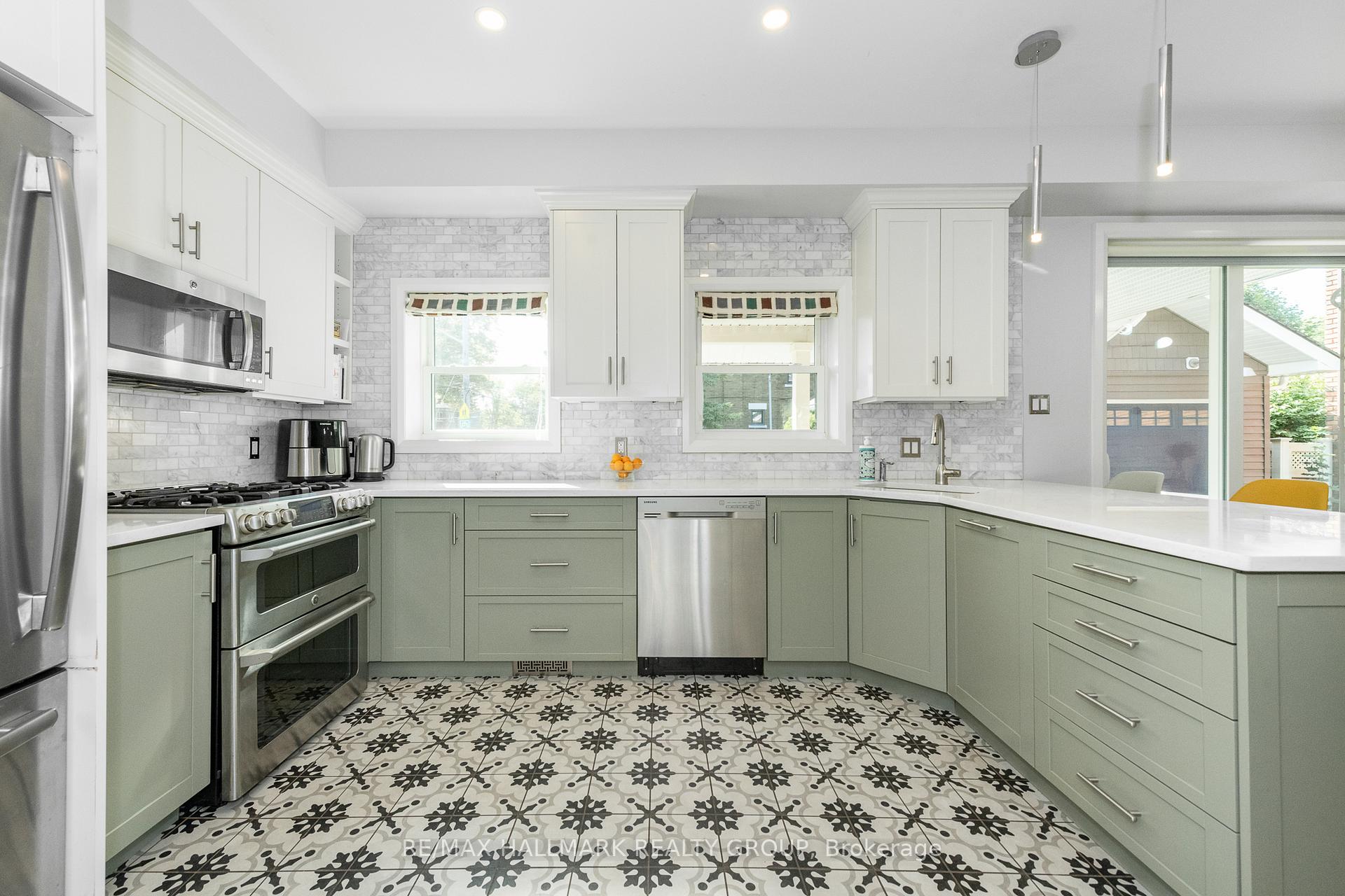 Photo 13 of 104 Byron Avenue, Ottawa, Ottawa West — HOMEH