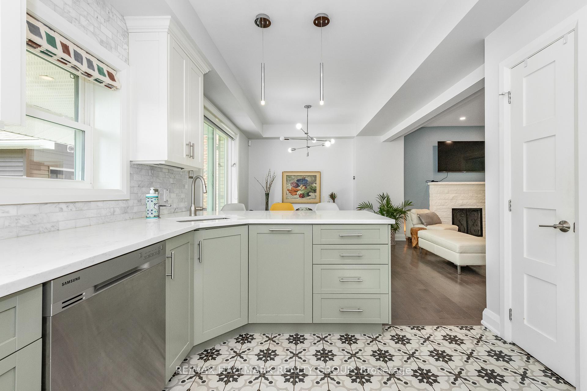 Photo 14 of 104 Byron Avenue, Ottawa, Ottawa West — HOMEH