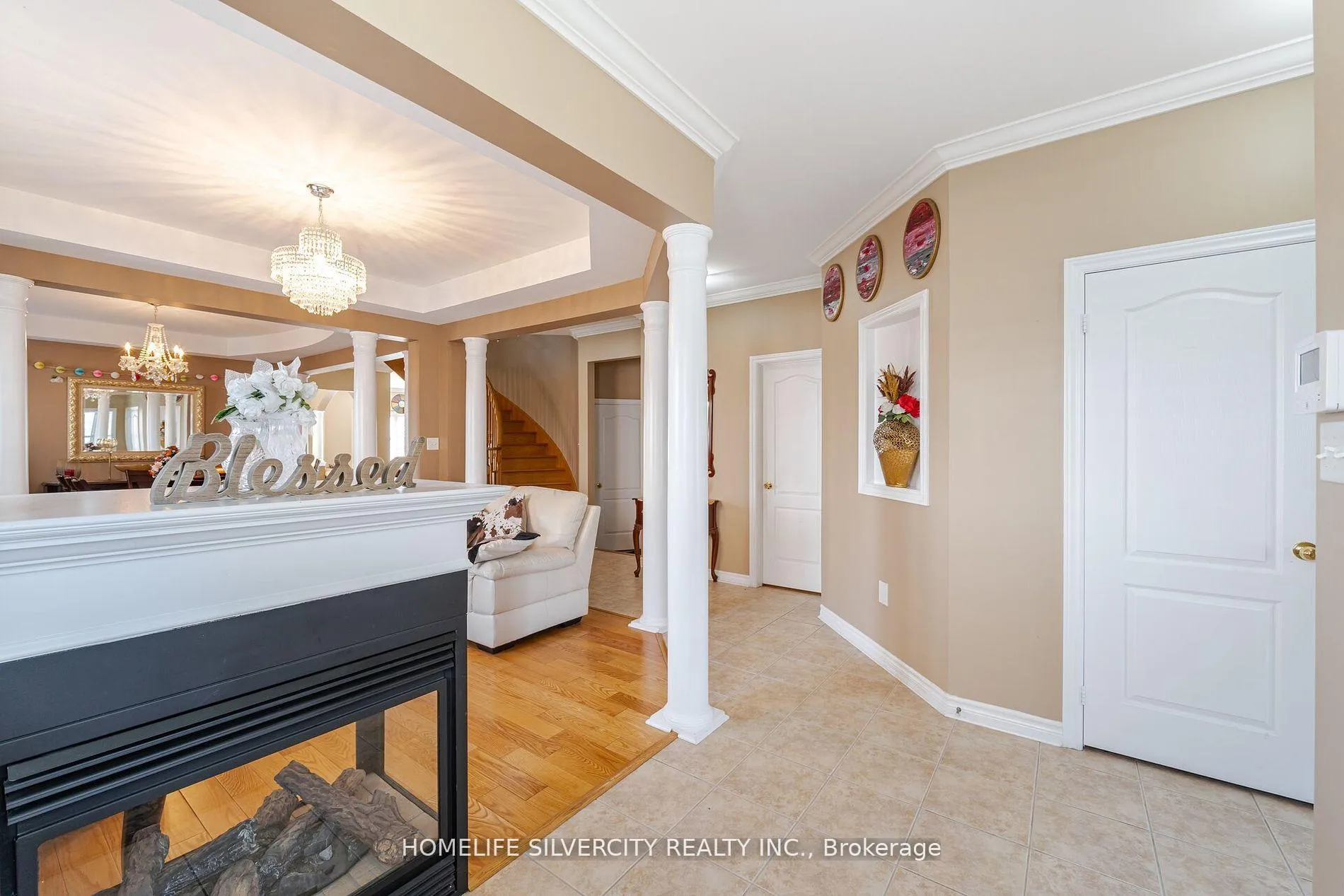 Photo 2 of 14 Oakhaven Road, Brampton, Bram East — HOMEH