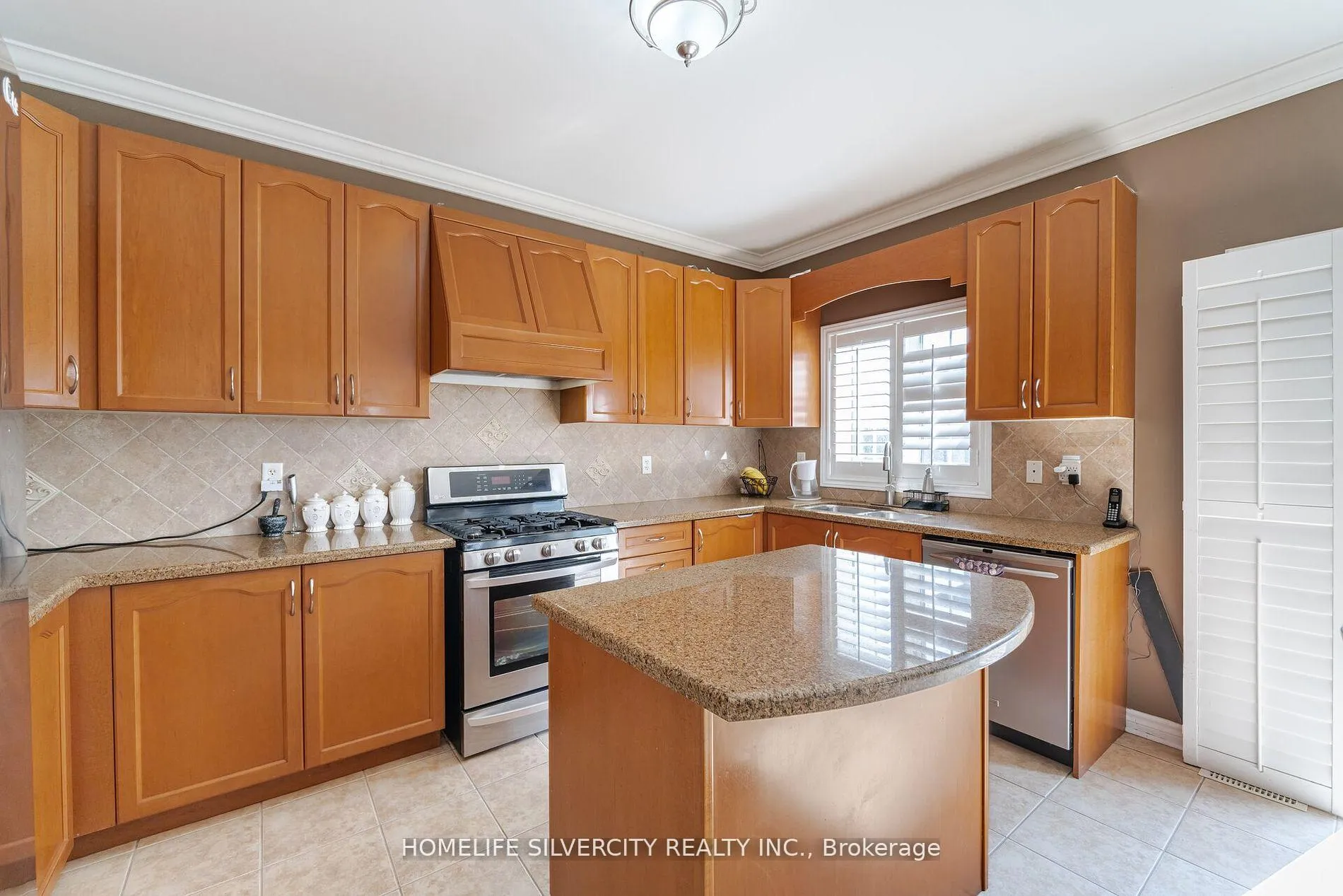 Photo 10 of 14 Oakhaven Road, Brampton, Bram East — HOMEH