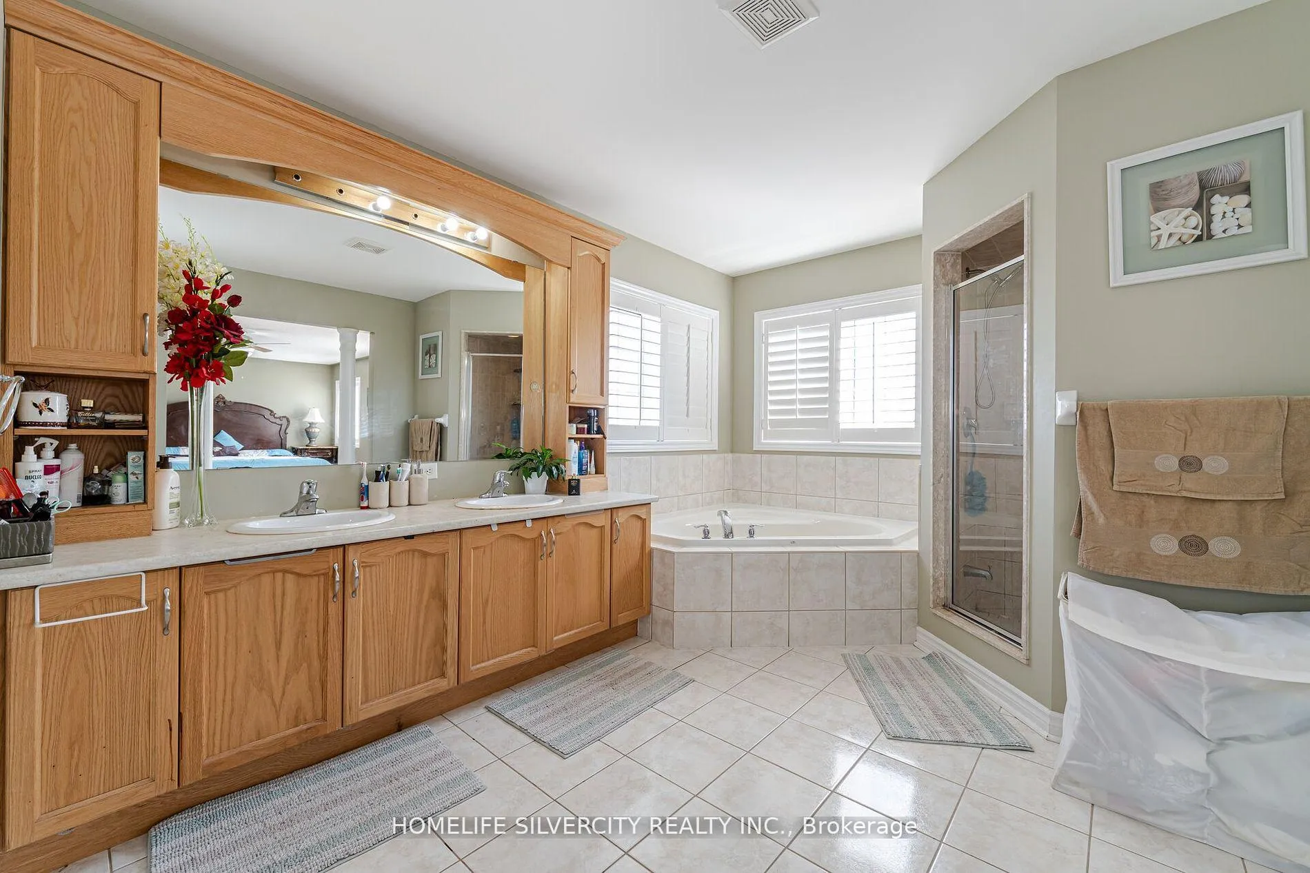 Photo 16 of 14 Oakhaven Road, Brampton, Bram East — HOMEH