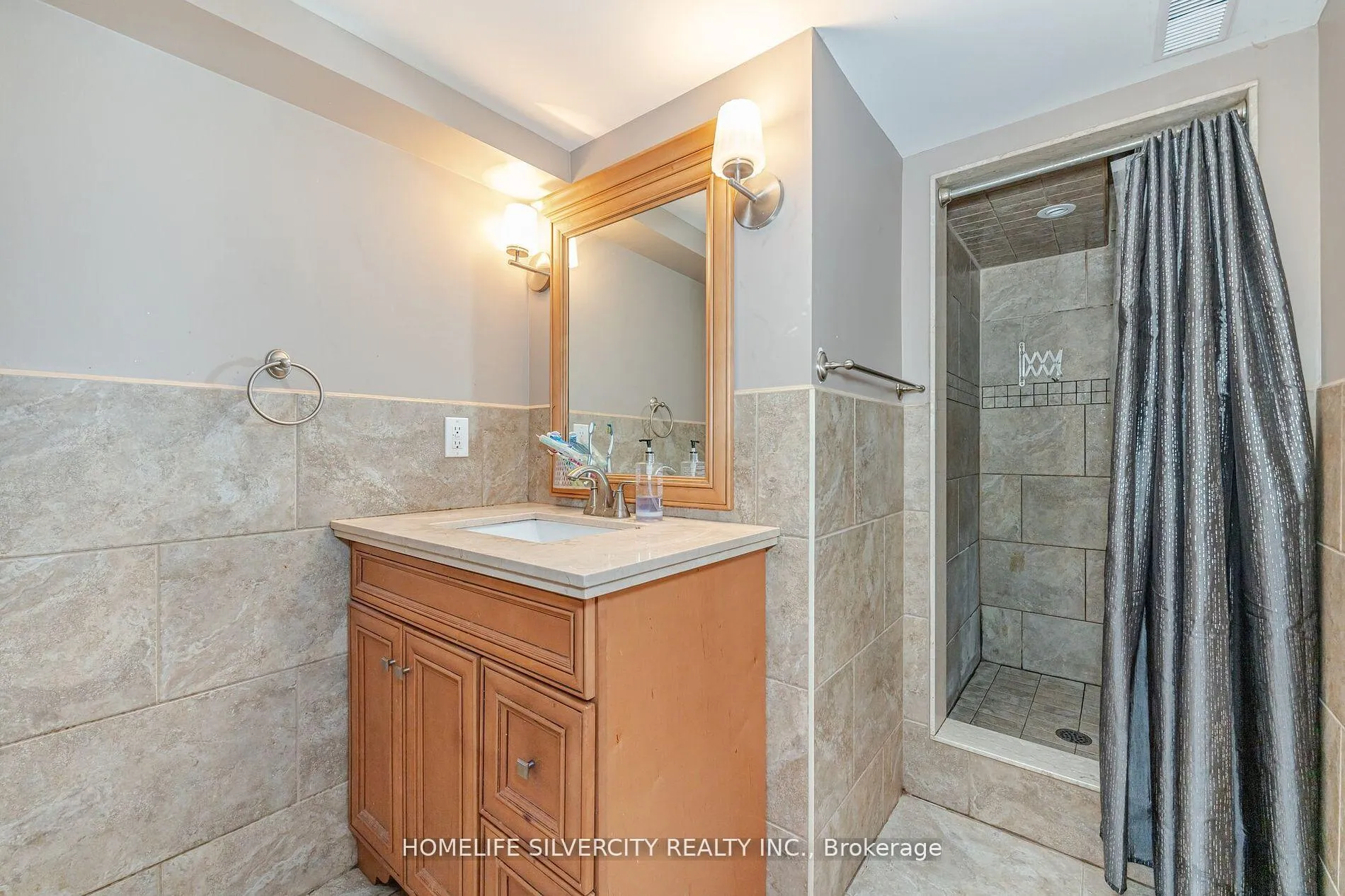 Photo 34 of 14 Oakhaven Road, Brampton, Bram East — HOMEH