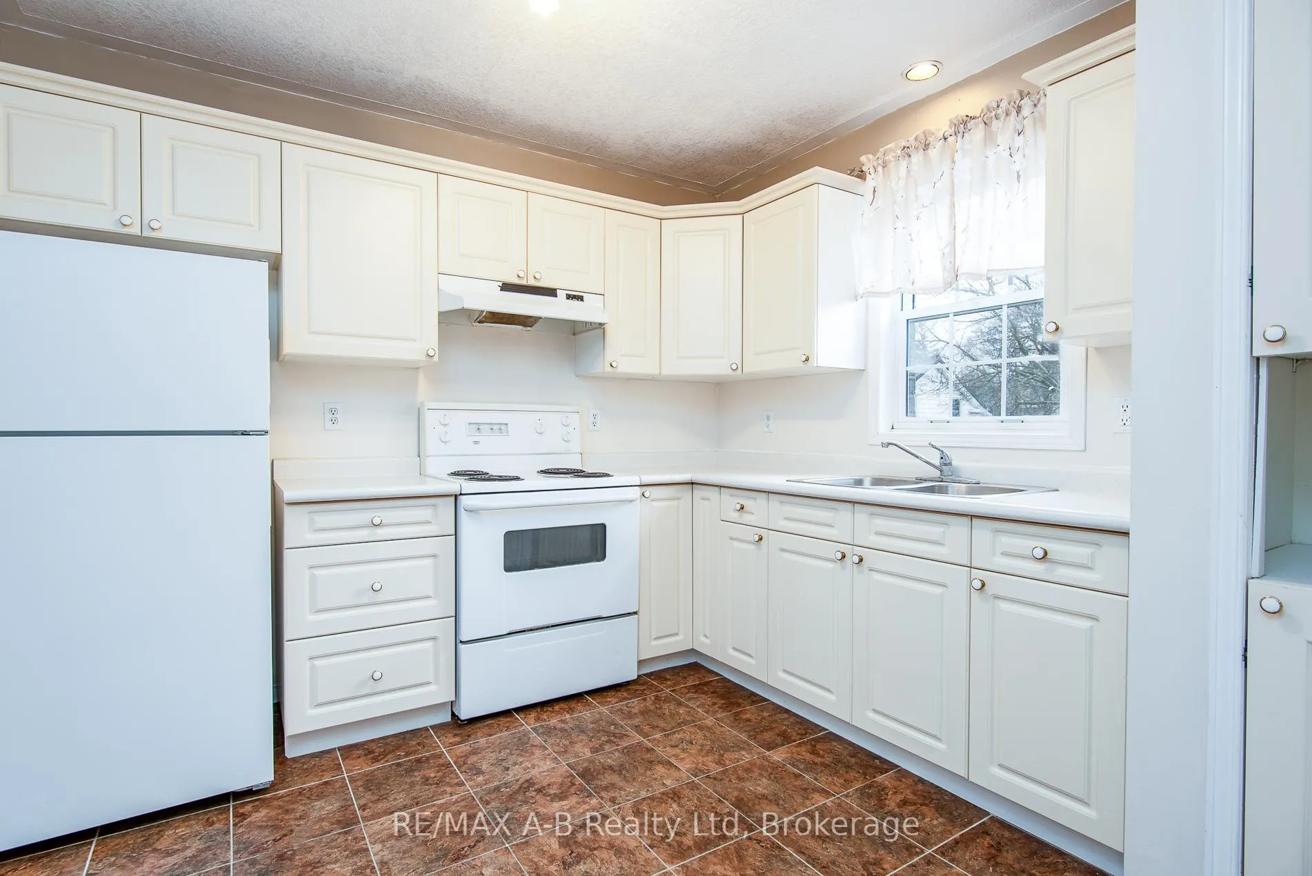 Photo 25 of 209 Jacob Street, Wilmot — HOMEH
