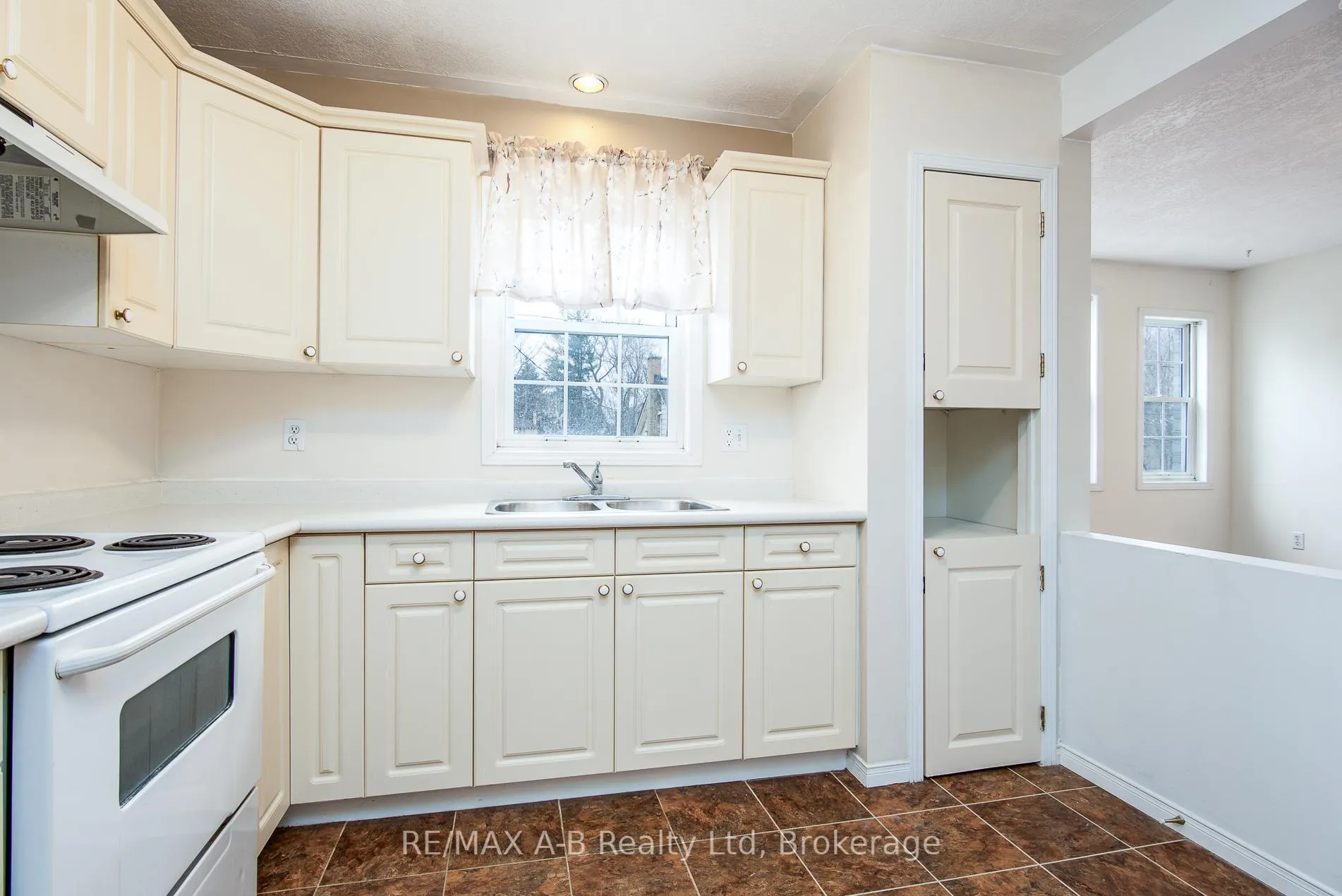 Photo 27 of 209 Jacob Street, Wilmot — HOMEH