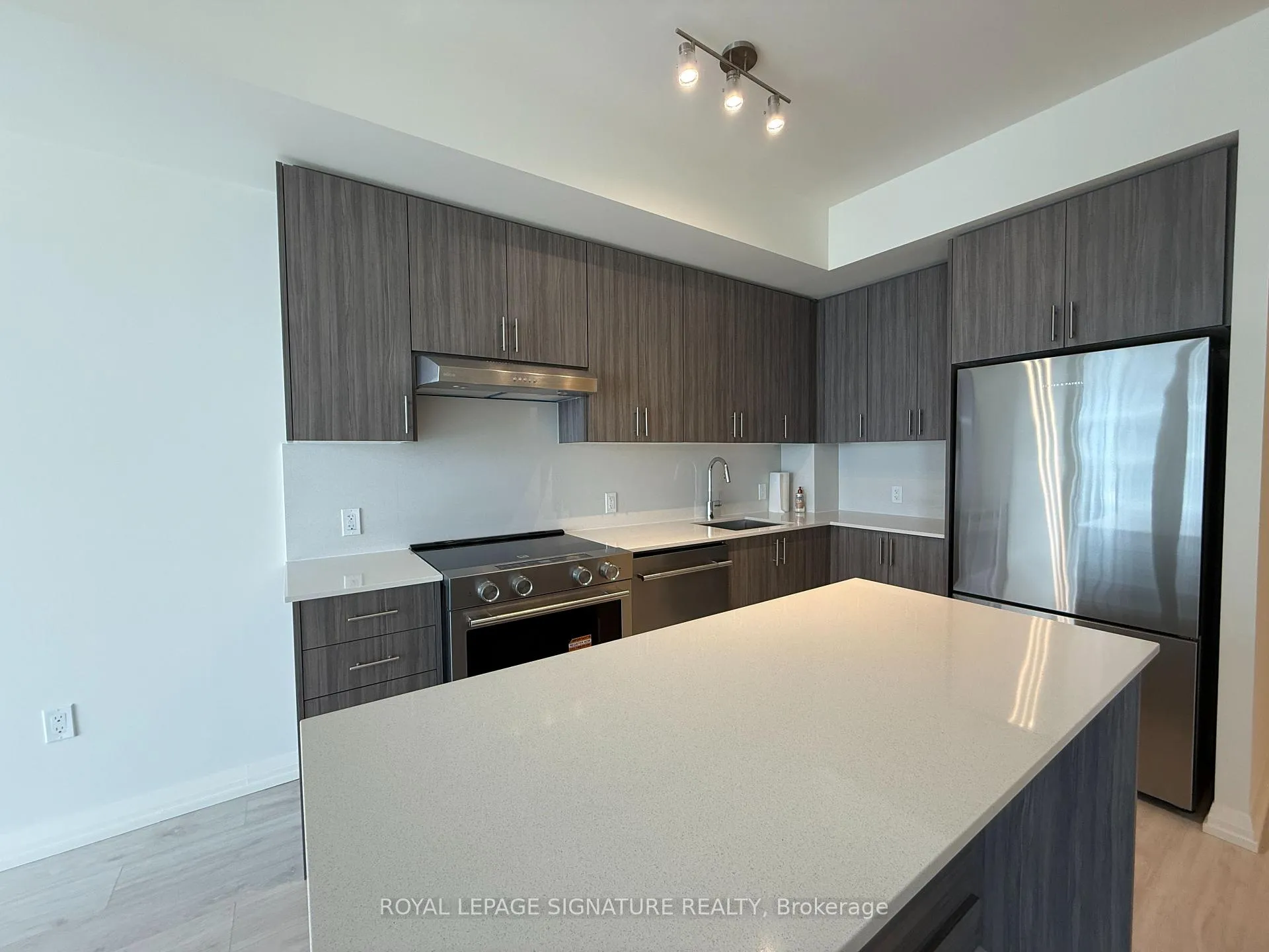 Photo 1 of Unit 2202, 27 Korda Gate, Vaughan, Vellore Village — HOMEH