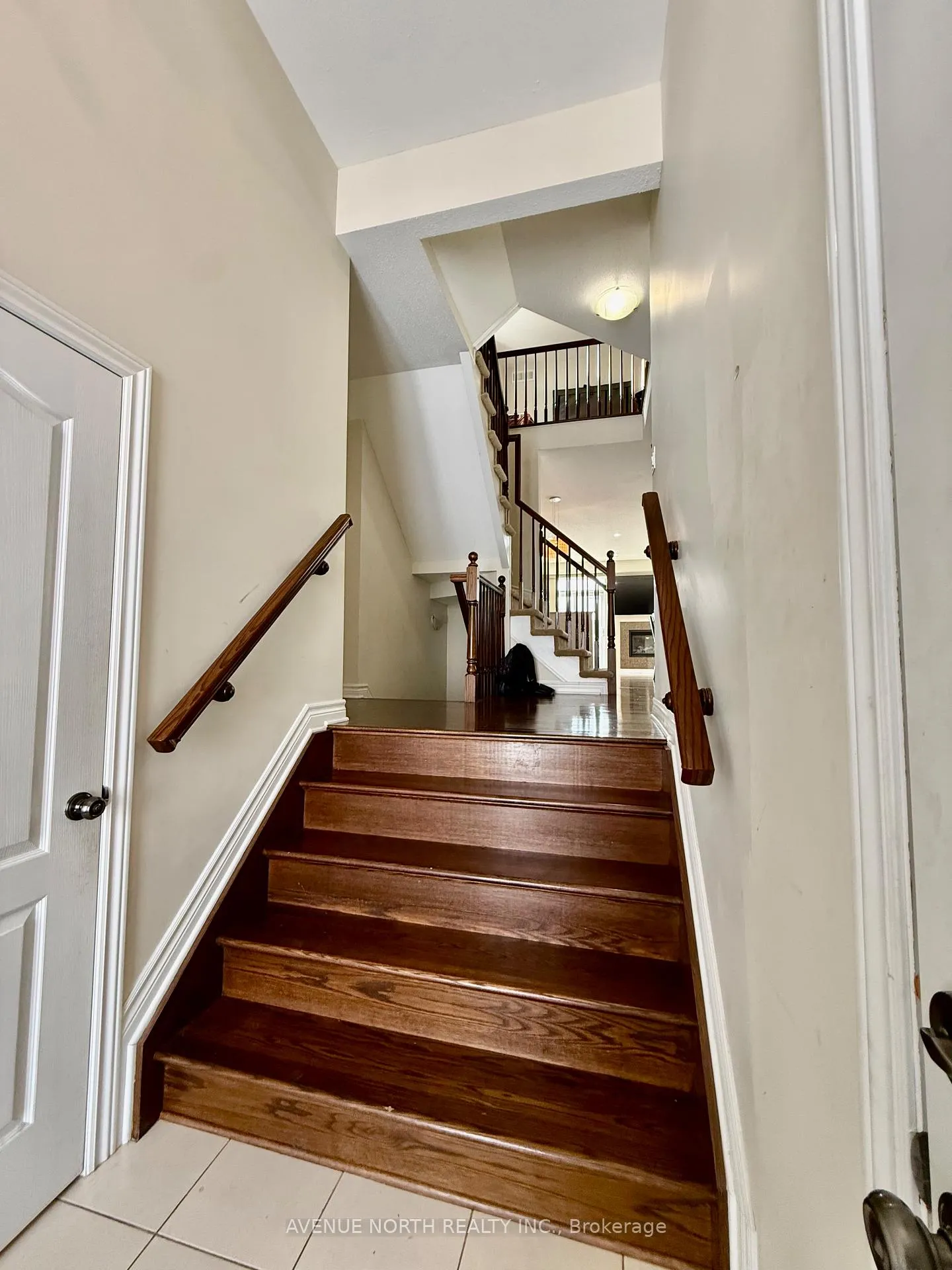 Photo 5 of 274 Broxburn Crescent, Ottawa, Barrhaven - Heritage Park — HOMEH