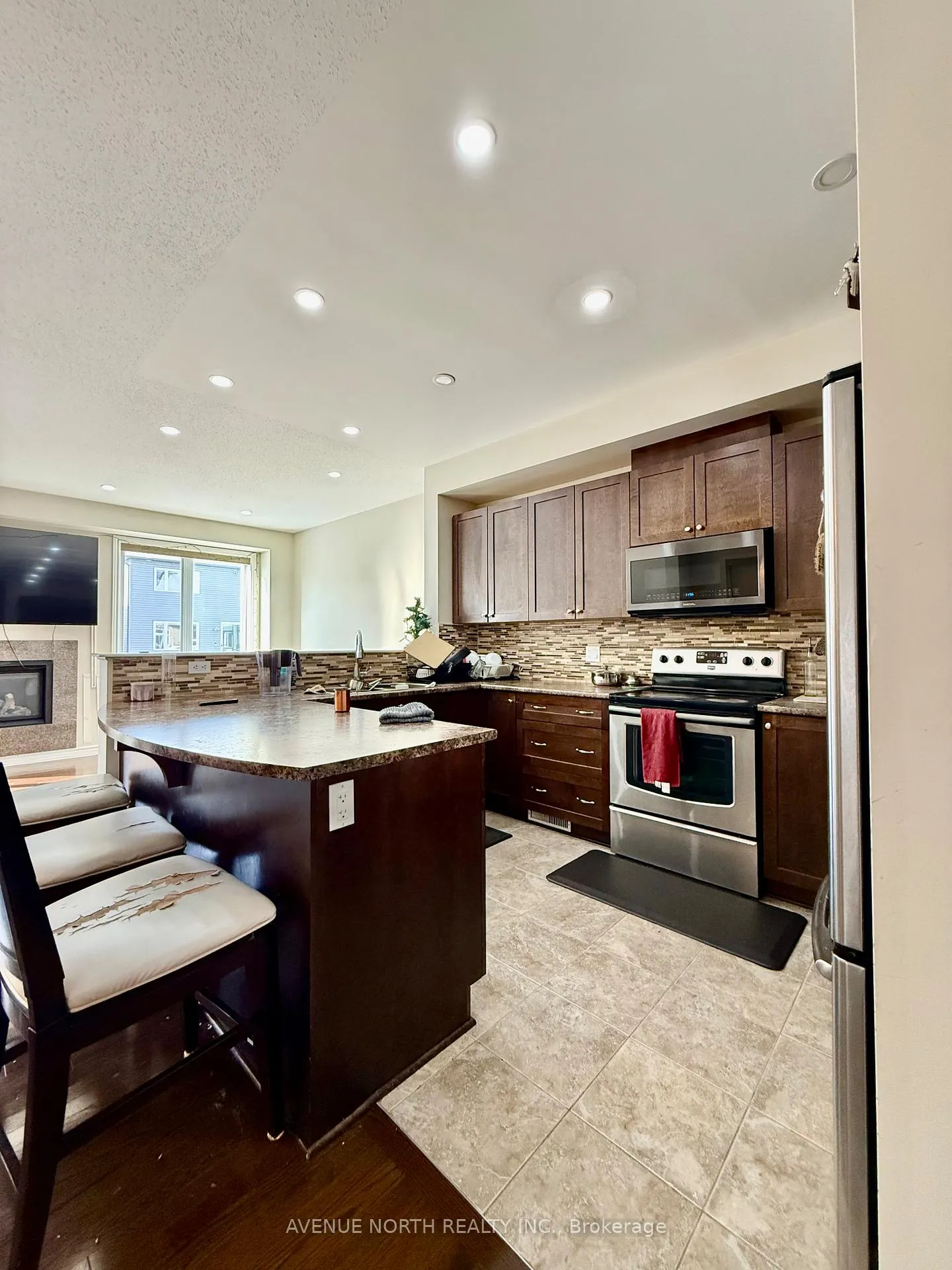 Photo 15 of 274 Broxburn Crescent, Ottawa, Barrhaven - Heritage Park — HOMEH
