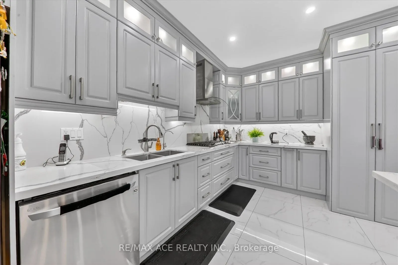 Photo 18 of 9 Invitational Road, Brampton, Bram East — HOMEH