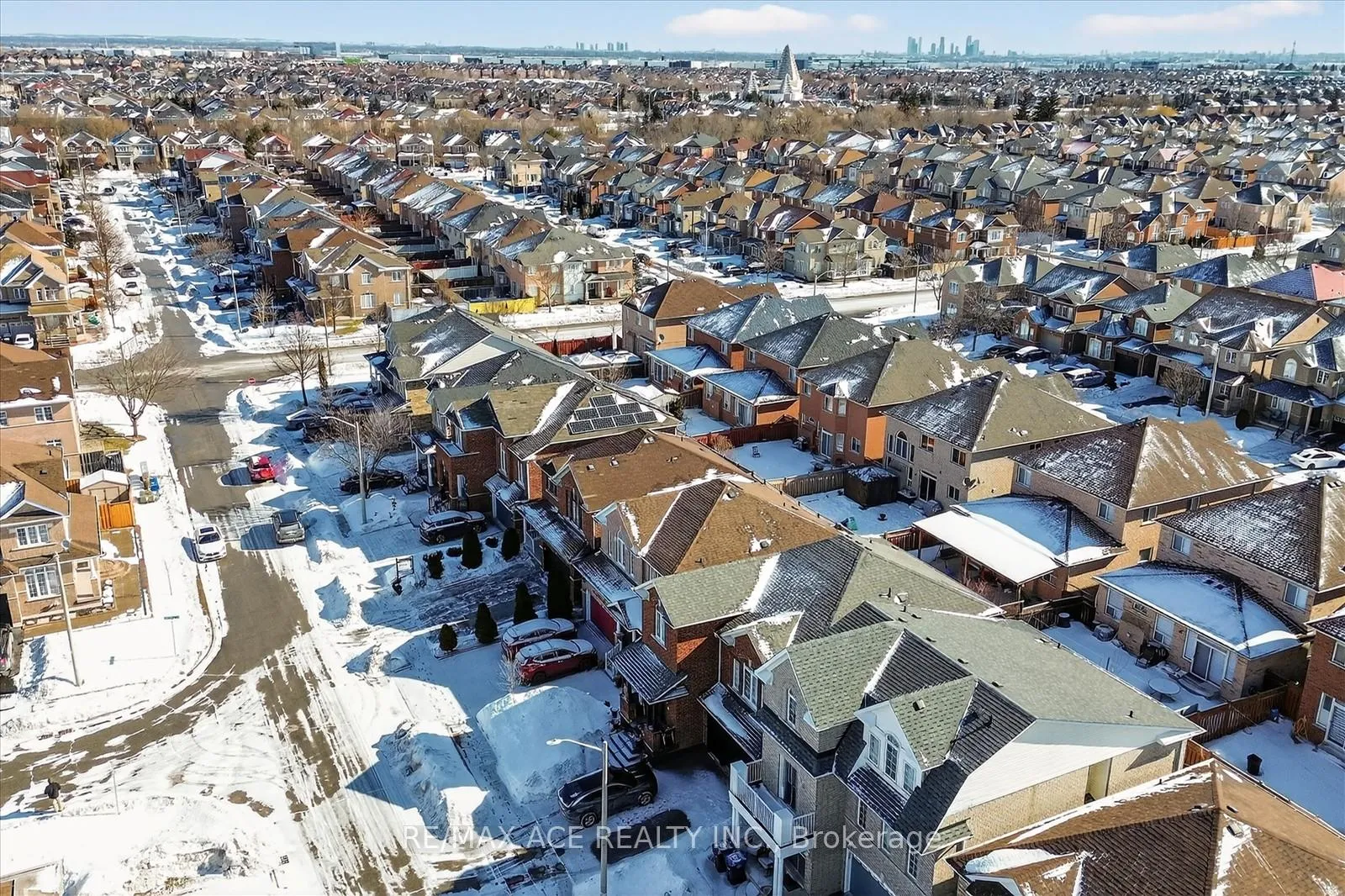 Photo 45 of 9 Invitational Road, Brampton, Bram East — HOMEH