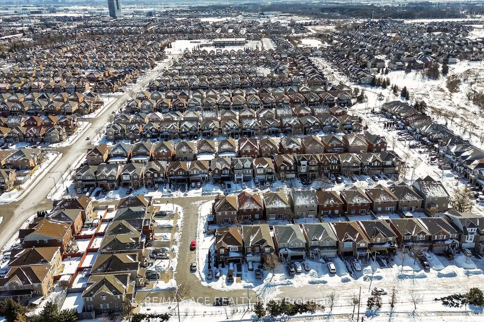 Photo 48 of 9 Invitational Road, Brampton, Bram East — HOMEH