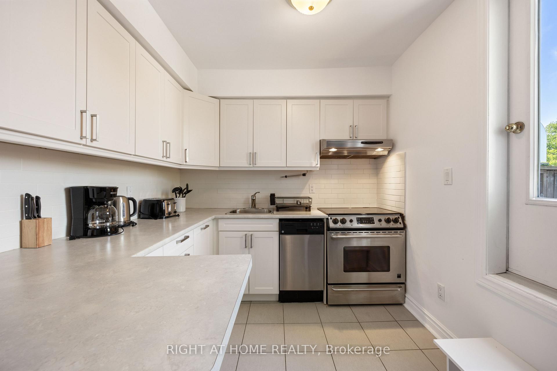 Photo 14 of Unit 2nd &3r, 124 Argyle Street, Toronto, Trinity-Bellwoods — HOMEH