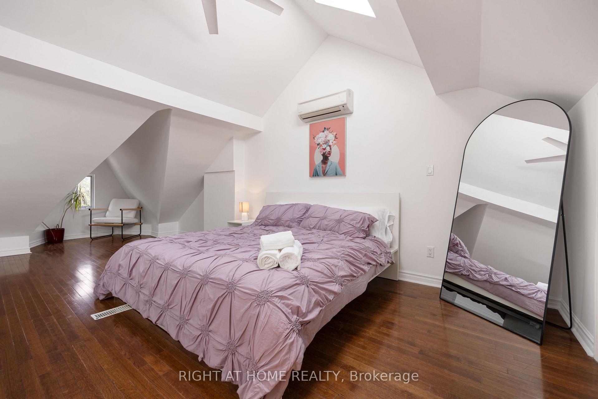 Photo 15 of Unit 2nd &3r, 124 Argyle Street, Toronto, Trinity-Bellwoods — HOMEH