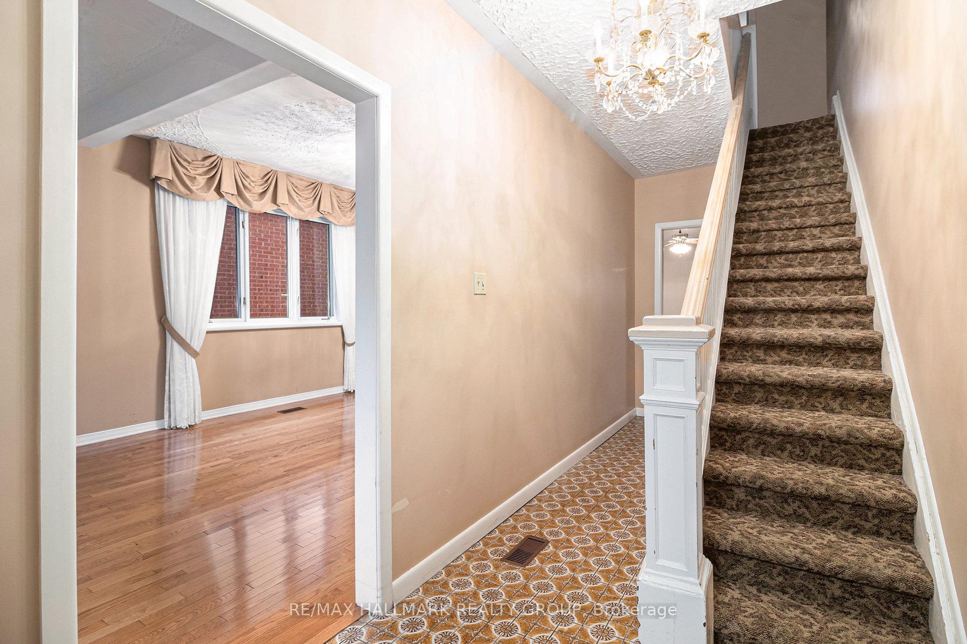 Photo 4 of 9 Warren Avenue, Ottawa, Ottawa West — HOMEH