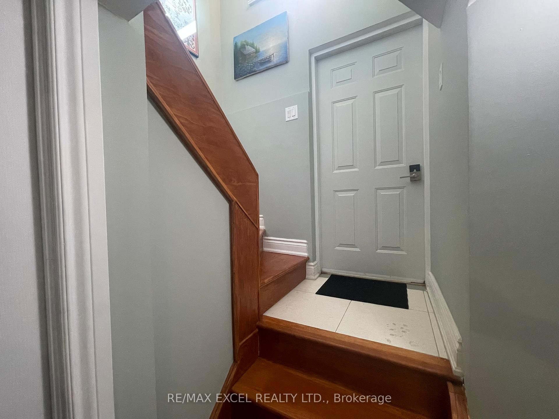 Front of Unit Basement, 29 Ruscoe Crescent