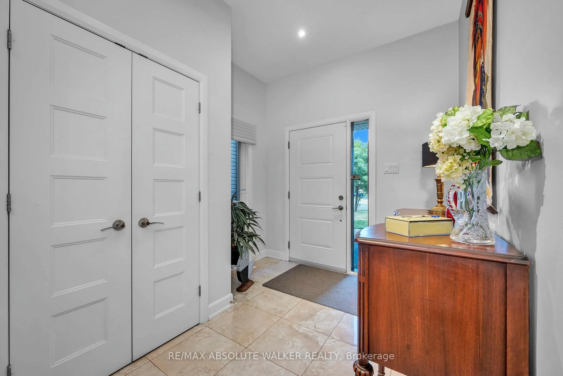 Photo 5 of 502 Moodie Drive, Ottawa, Westcliffe Estates — HOMEH