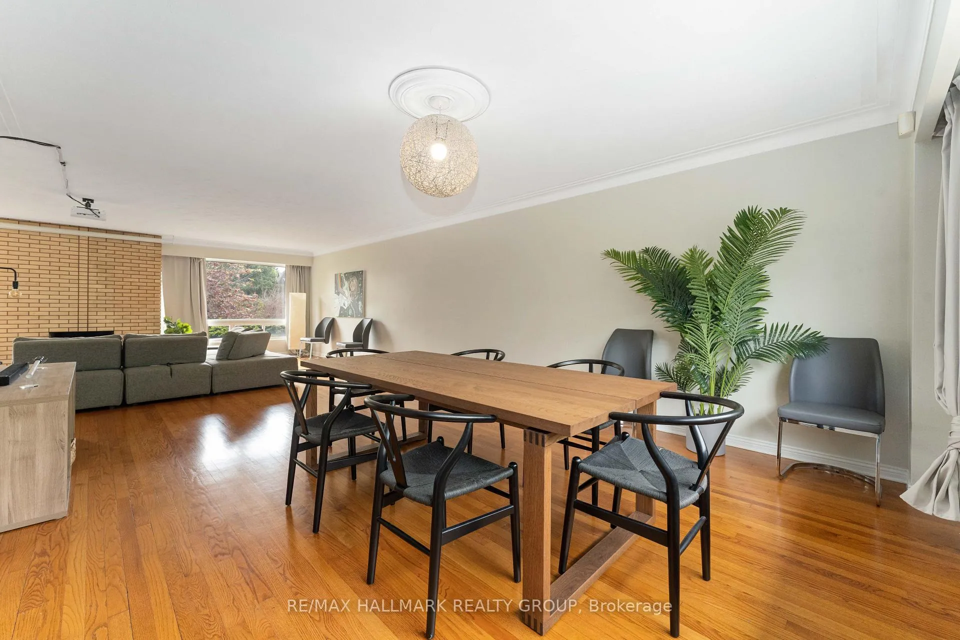 Photo 15 of 333 Roger Road, Ottawa, Alta Vista/Faircrest Heights — HOMEH
