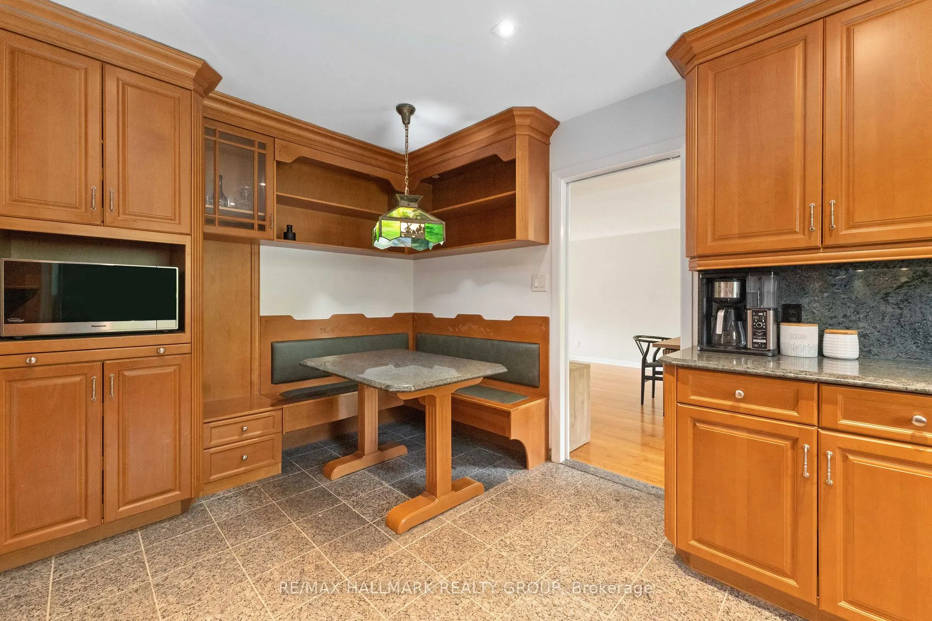 Photo 16 of 333 Roger Road, Ottawa, Alta Vista/Faircrest Heights — HOMEH