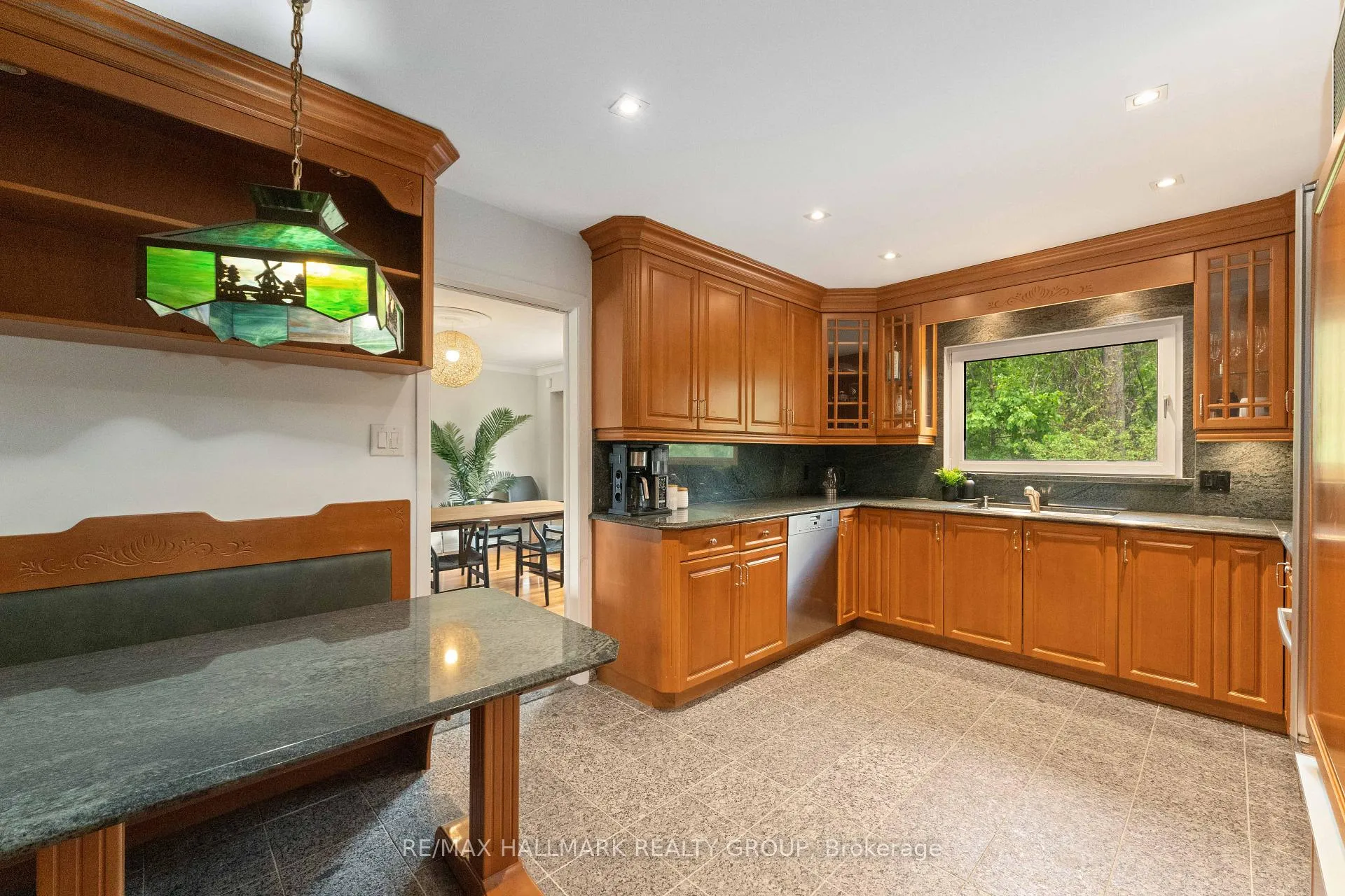 Photo 22 of 333 Roger Road, Ottawa, Alta Vista/Faircrest Heights — HOMEH