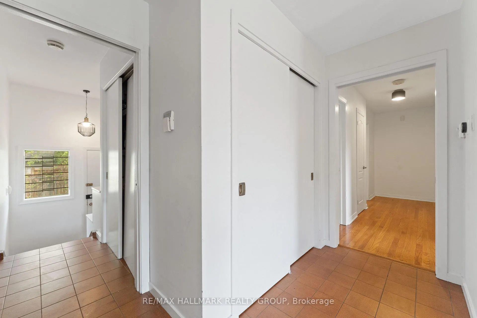 Photo 25 of 333 Roger Road, Ottawa, Alta Vista/Faircrest Heights — HOMEH
