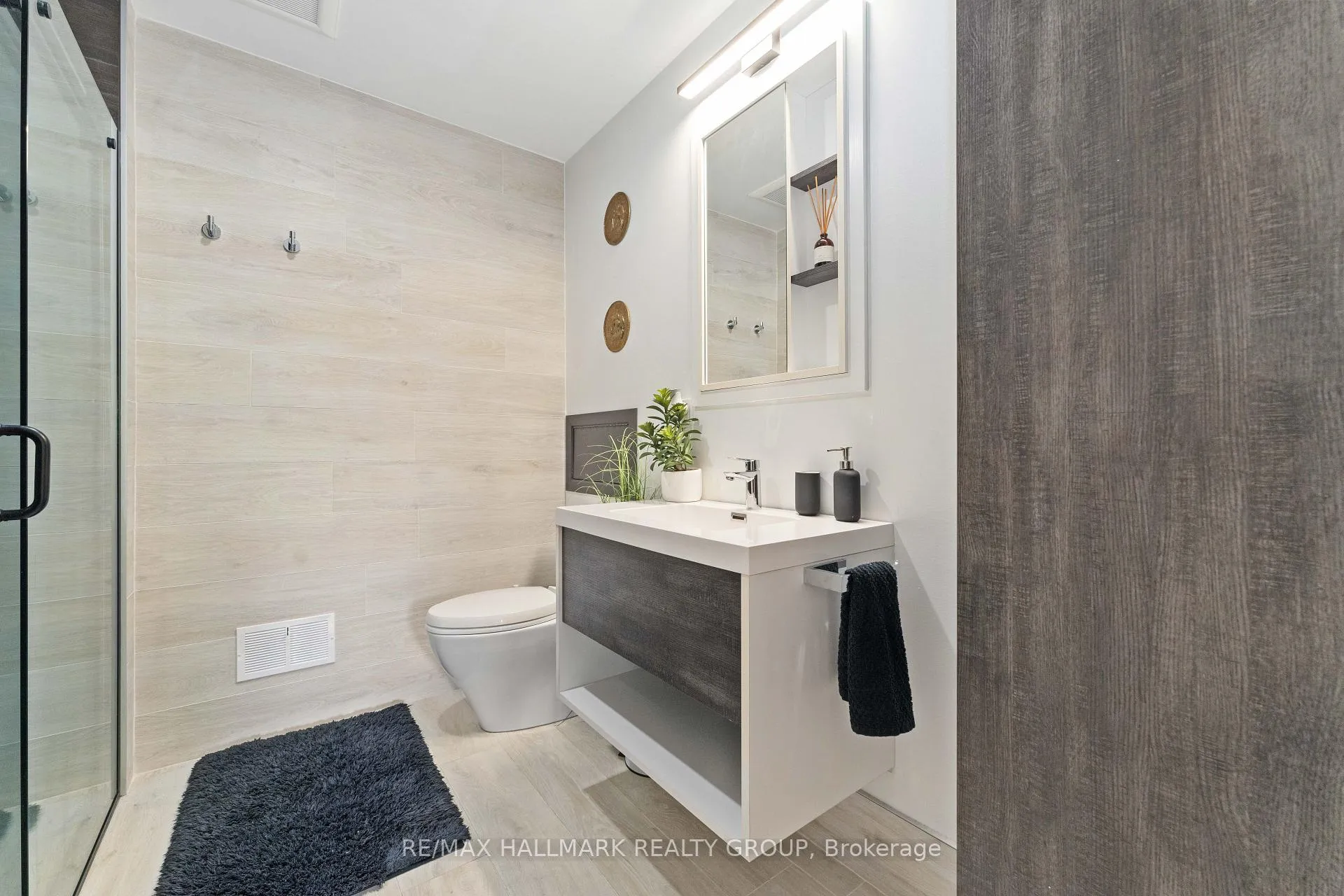 Photo 26 of 333 Roger Road, Ottawa, Alta Vista/Faircrest Heights — HOMEH