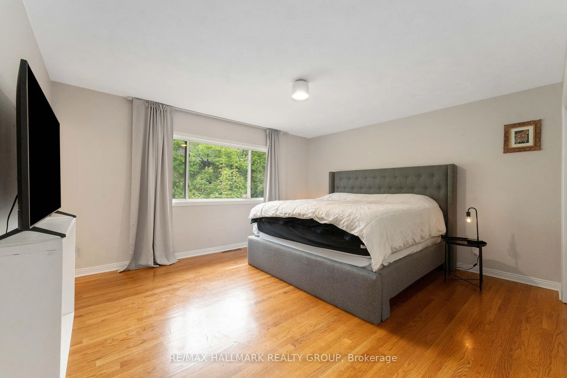 Photo 34 of 333 Roger Road, Ottawa, Alta Vista/Faircrest Heights — HOMEH
