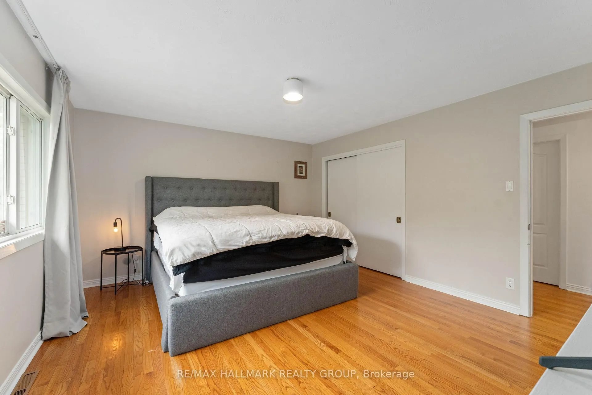 Photo 33 of 333 Roger Road, Ottawa, Alta Vista/Faircrest Heights — HOMEH
