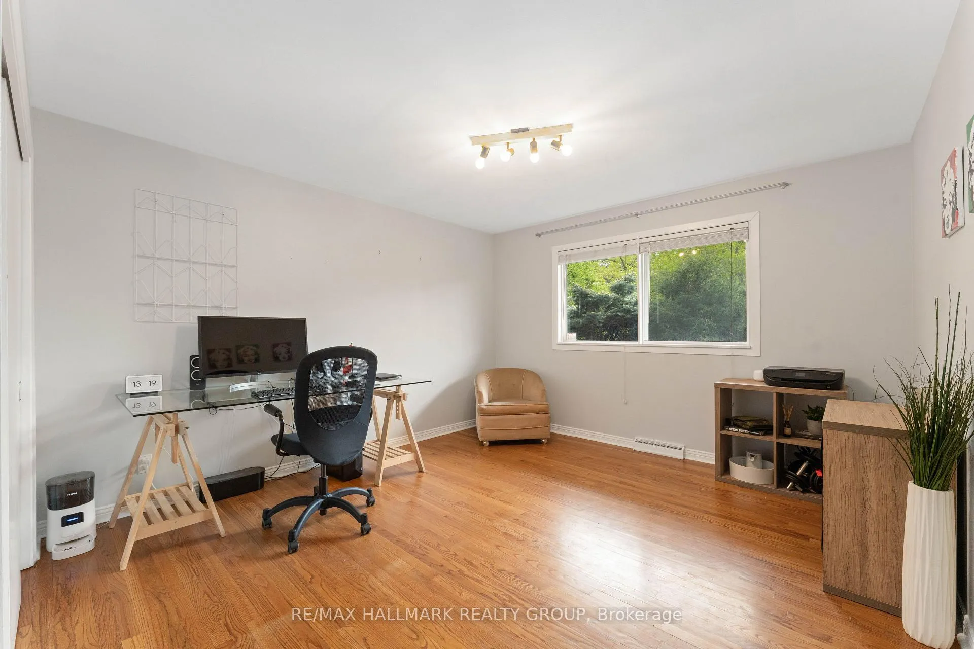 Photo 36 of 333 Roger Road, Ottawa, Alta Vista/Faircrest Heights — HOMEH