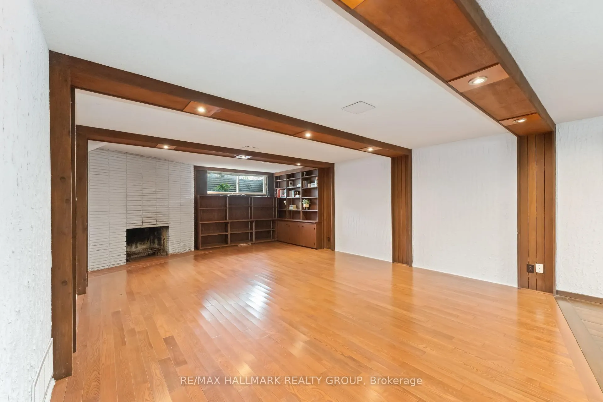 Photo 39 of 333 Roger Road, Ottawa, Alta Vista/Faircrest Heights — HOMEH