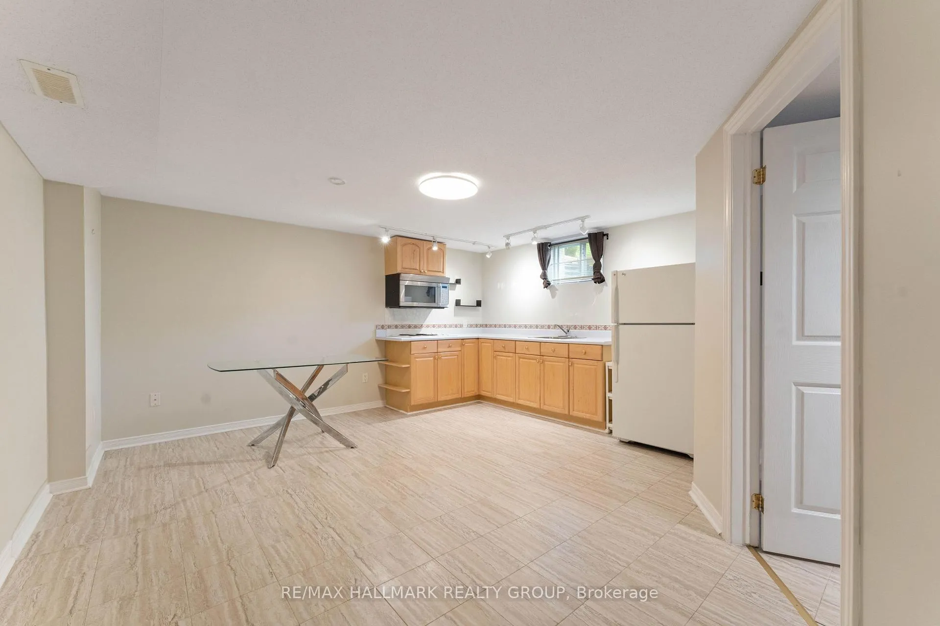 Photo 49 of 333 Roger Road, Ottawa, Alta Vista/Faircrest Heights — HOMEH