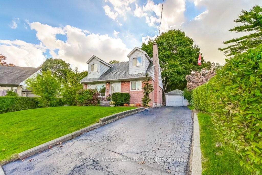 Photo 2 of 47 Breadner Drive, Etobicoke, Willowridge-Martingrove-Richview — HOMEH