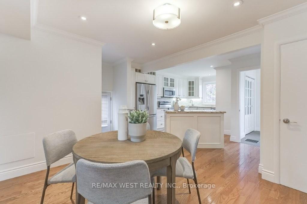 Photo 9 of 47 Breadner Drive, Etobicoke, Willowridge-Martingrove-Richview — HOMEH
