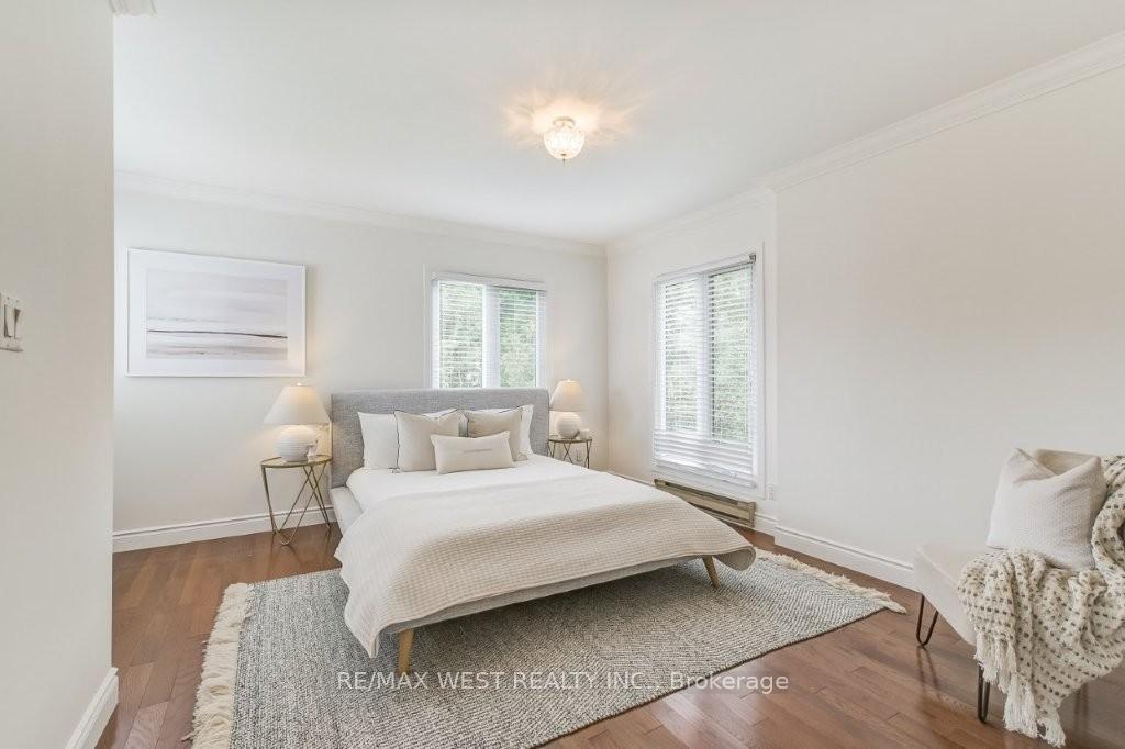 Photo 21 of 47 Breadner Drive, Etobicoke, Willowridge-Martingrove-Richview — HOMEH