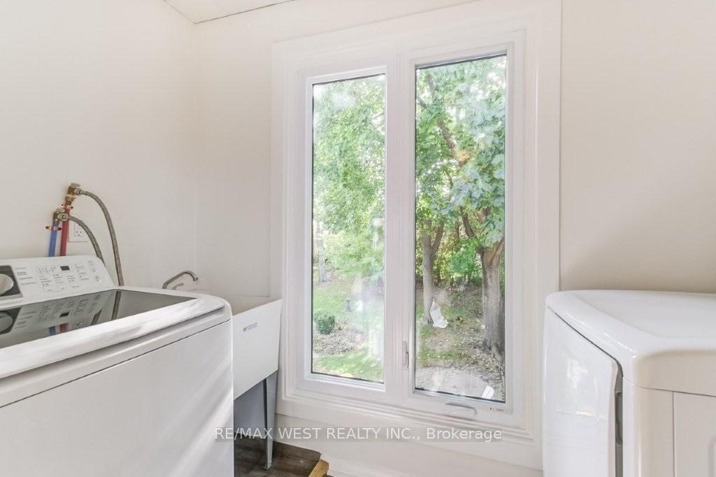 Photo 27 of 47 Breadner Drive, Etobicoke, Willowridge-Martingrove-Richview — HOMEH
