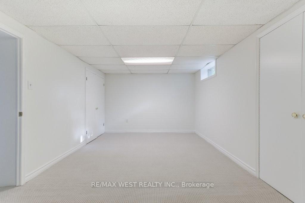 Photo 30 of 47 Breadner Drive, Etobicoke, Willowridge-Martingrove-Richview — HOMEH