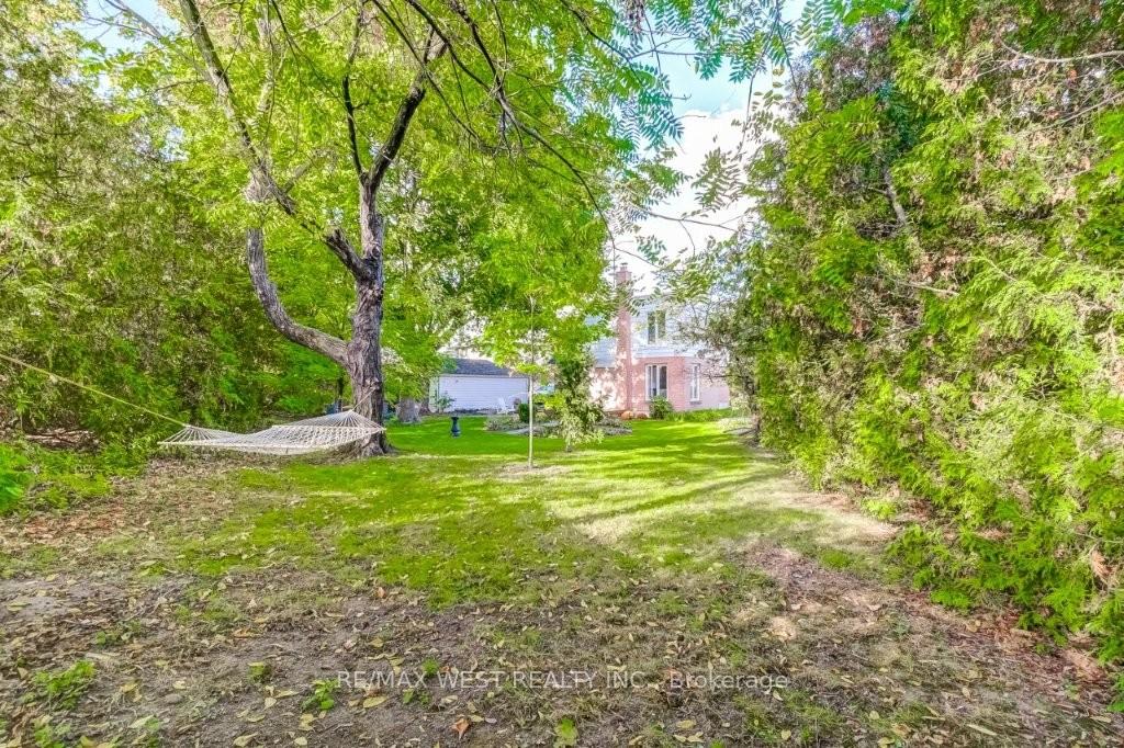 Photo 34 of 47 Breadner Drive, Etobicoke, Willowridge-Martingrove-Richview — HOMEH
