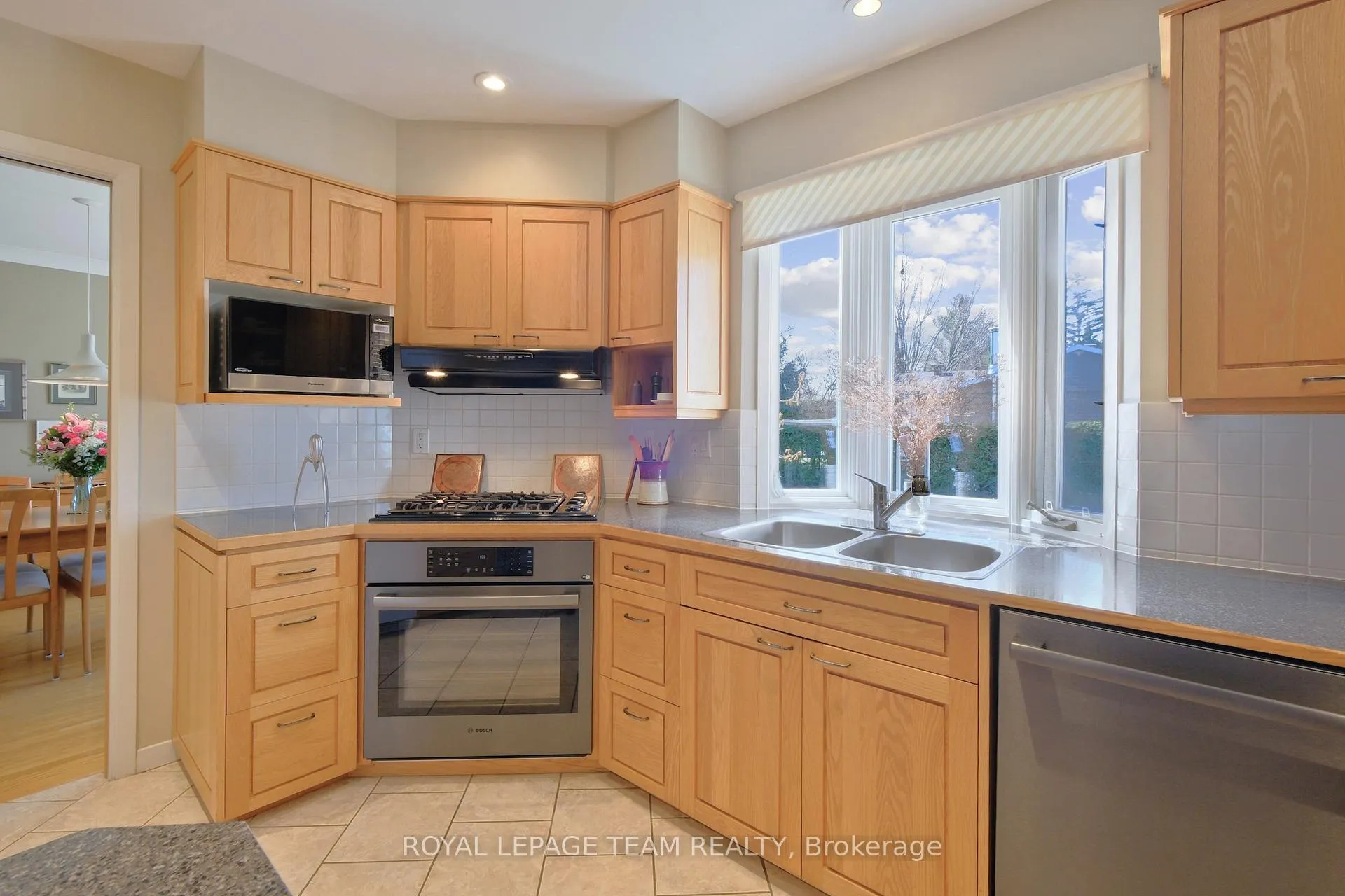Photo 28 of 4 Valewood Crescent, Ottawa, Blackburn Hamlet — HOMEH