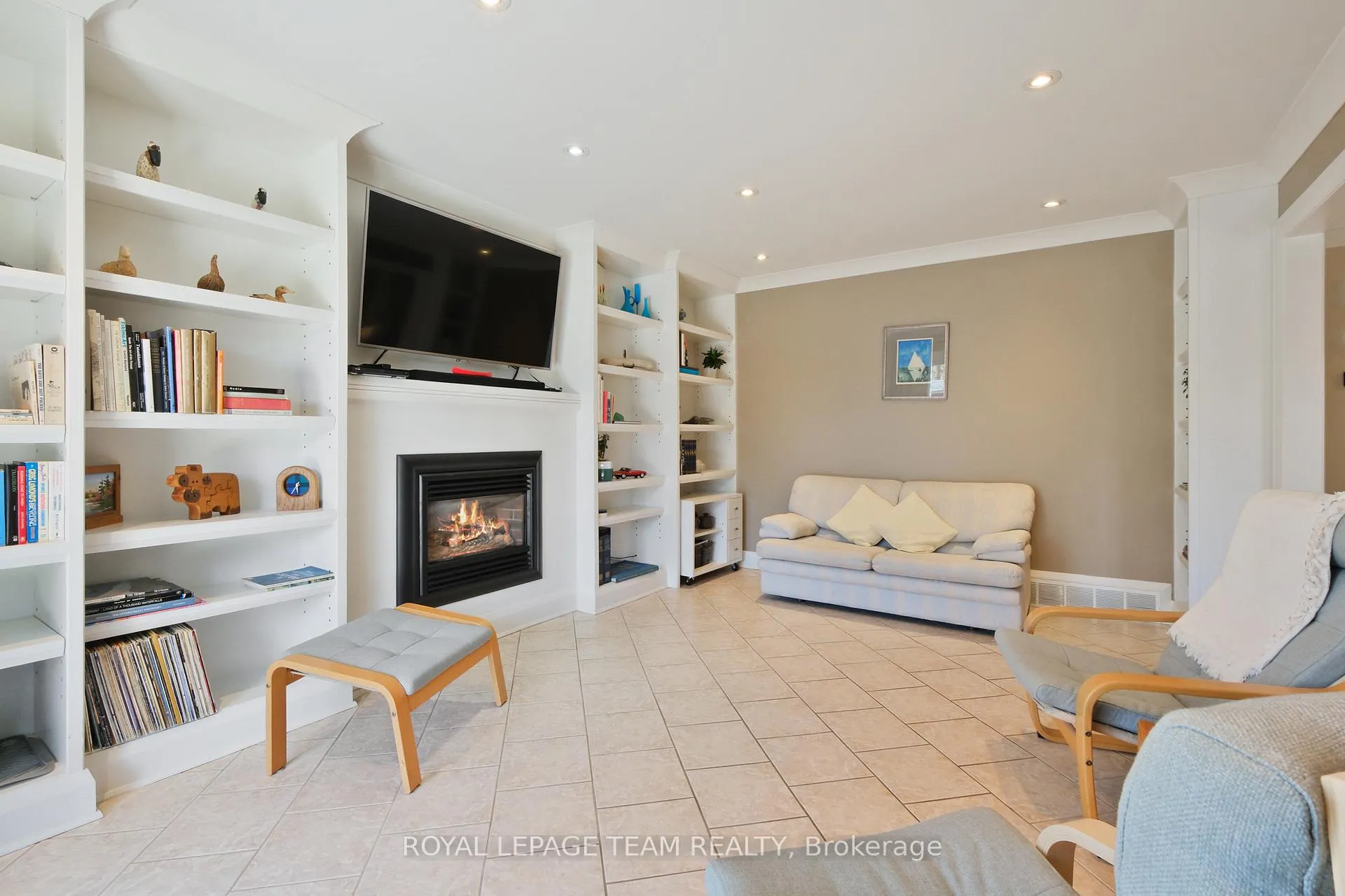 Photo 37 of 4 Valewood Crescent, Ottawa, Blackburn Hamlet — HOMEH
