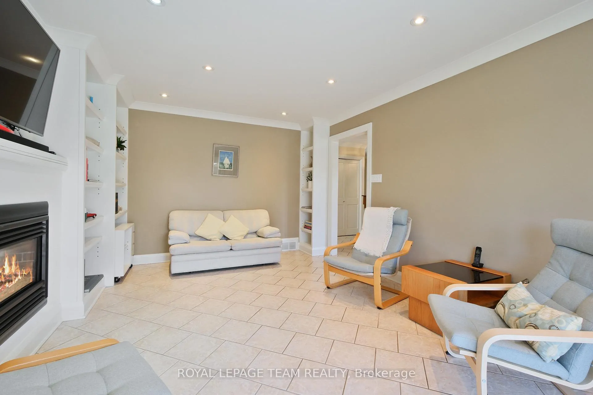 Photo 39 of 4 Valewood Crescent, Ottawa, Blackburn Hamlet — HOMEH