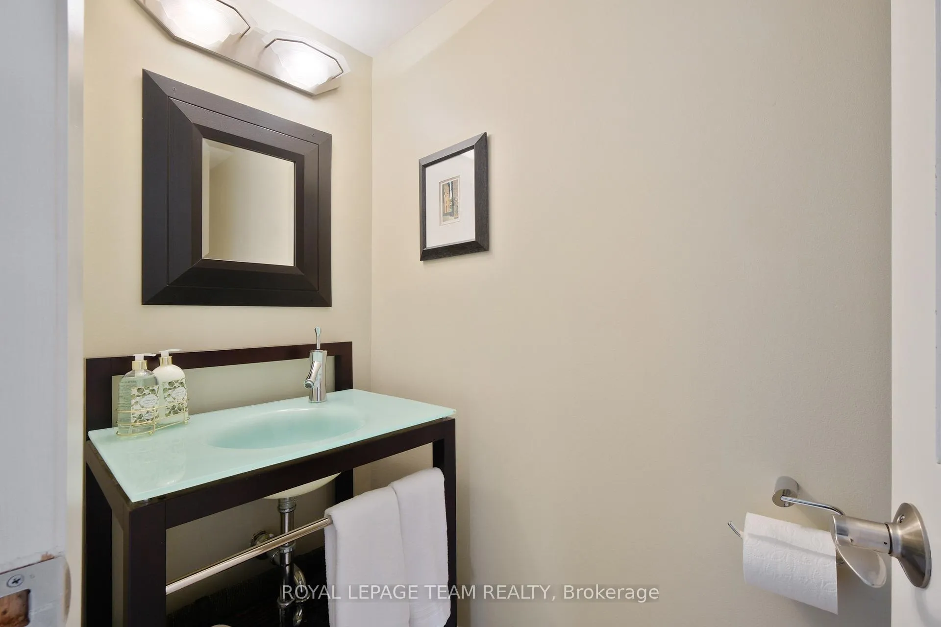 Photo 40 of 4 Valewood Crescent, Ottawa, Blackburn Hamlet — HOMEH