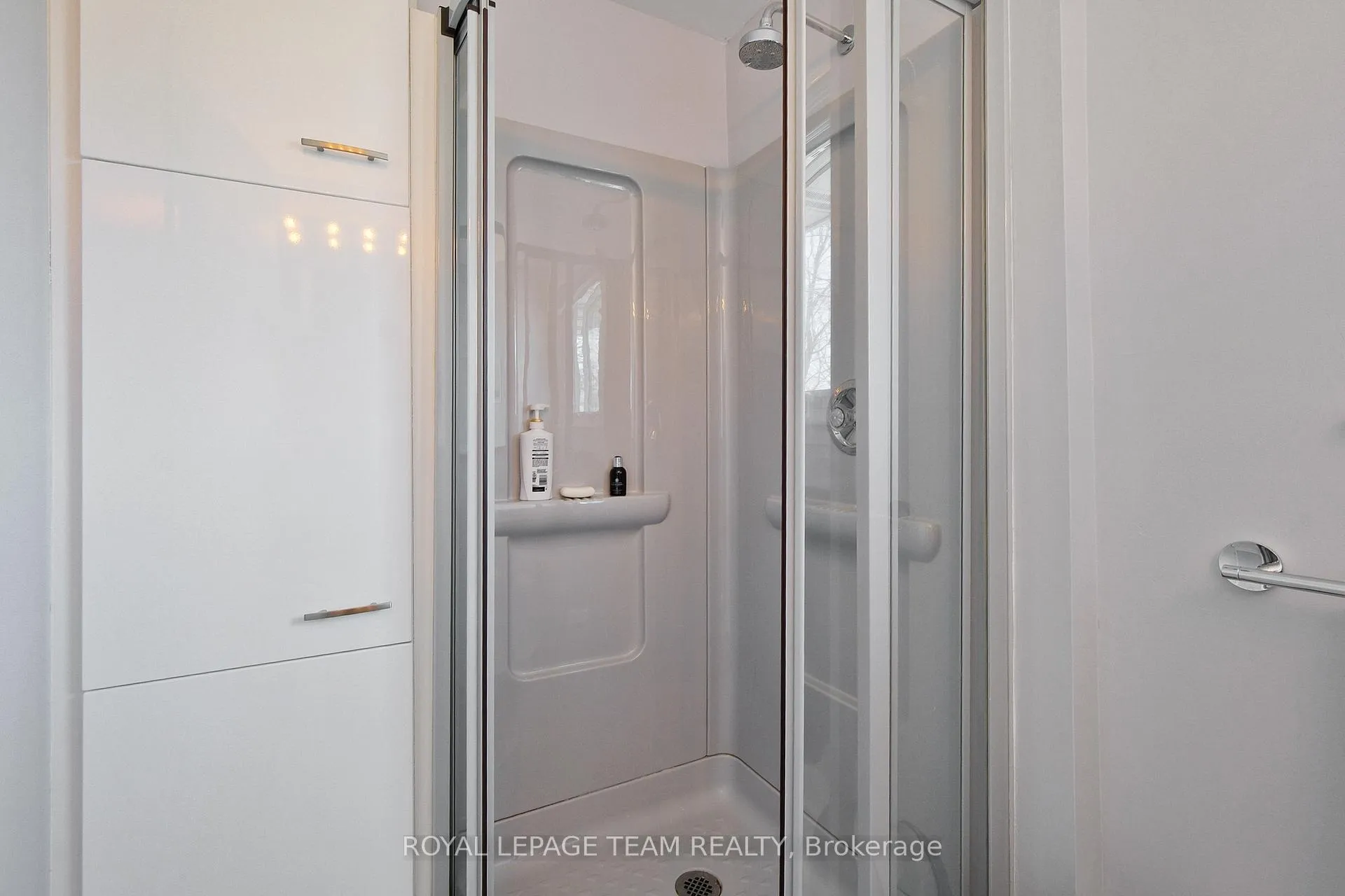 Photo 52 of 4 Valewood Crescent, Ottawa, Blackburn Hamlet — HOMEH