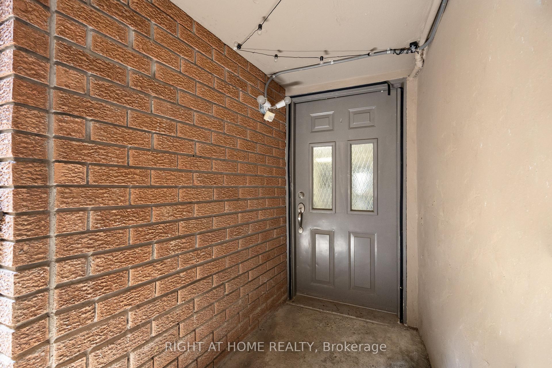 Photo 6 of 124 bsm Argyle Street, Toronto, Trinity-Bellwoods — HOMEH