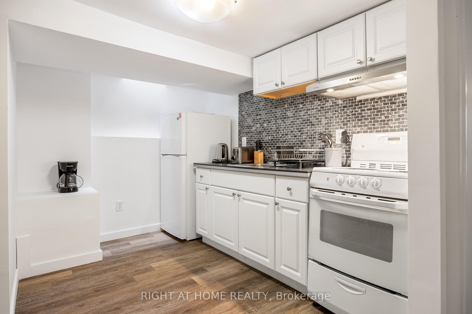 Photo 10 of 124 bsm Argyle Street, Toronto, Trinity-Bellwoods — HOMEH