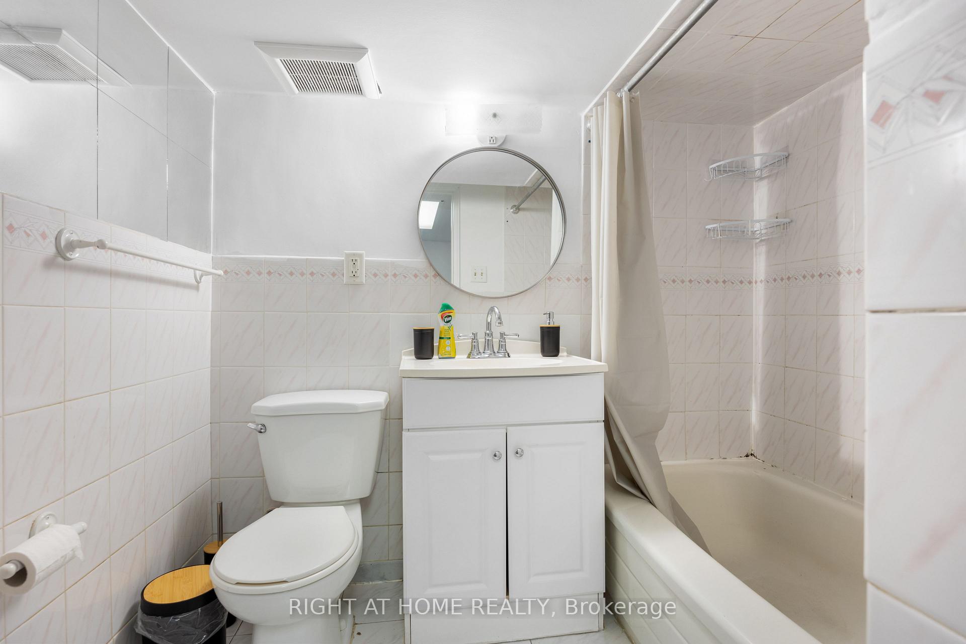 Photo 5 of 124 bsm Argyle Street, Toronto, Trinity-Bellwoods — HOMEH