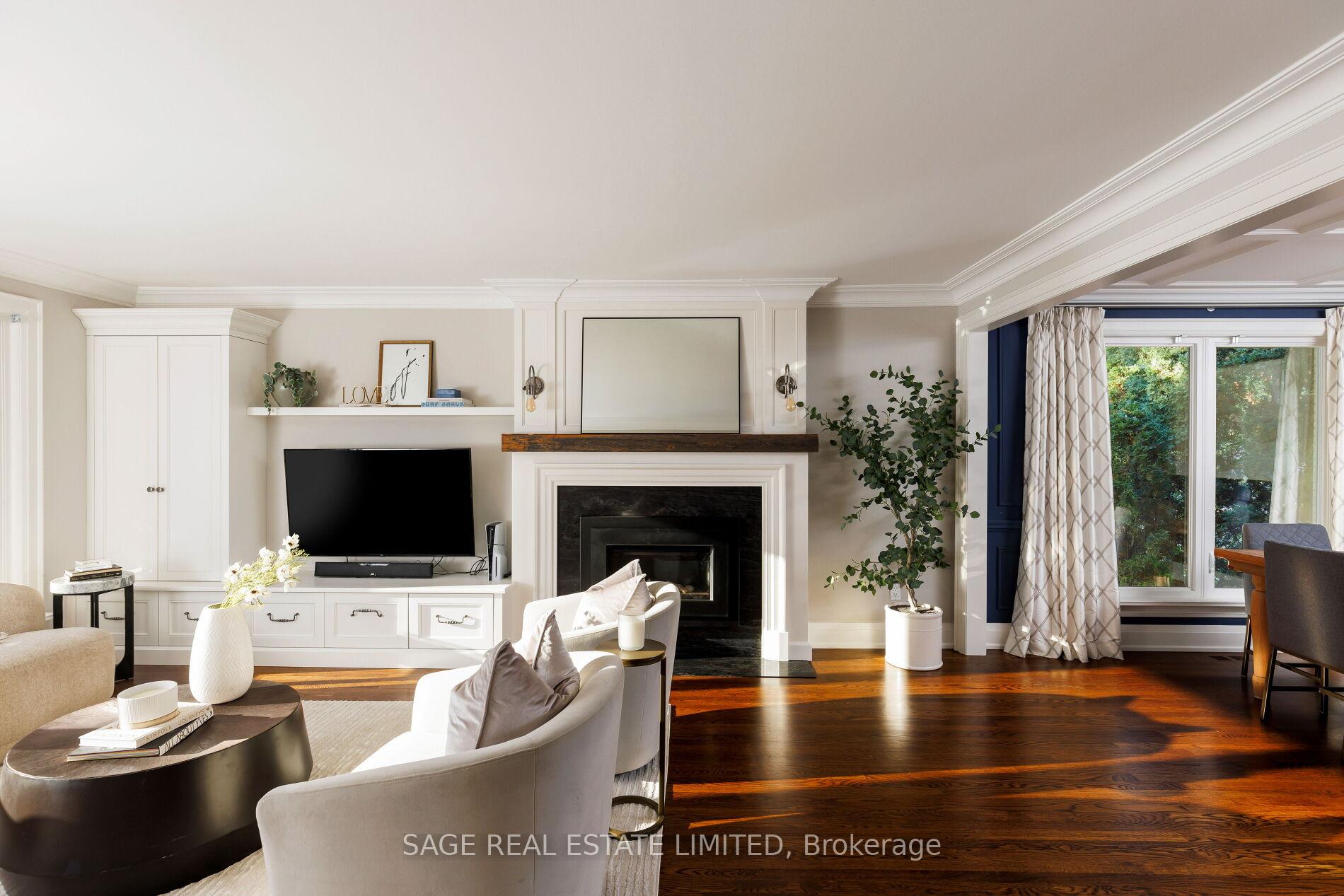 Photo 3 of 45 Newstead Road, Etobicoke, Willowridge-Martingrove-Richview — HOMEH