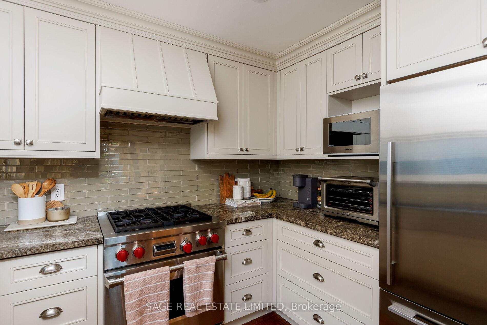 Photo 17 of 45 Newstead Road, Etobicoke, Willowridge-Martingrove-Richview — HOMEH