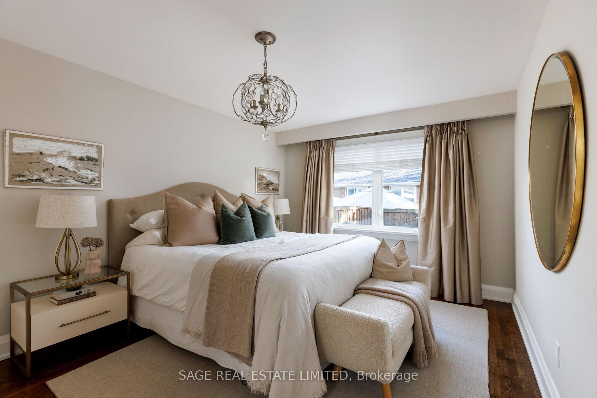 Photo 20 of 45 Newstead Road, Etobicoke, Willowridge-Martingrove-Richview — HOMEH
